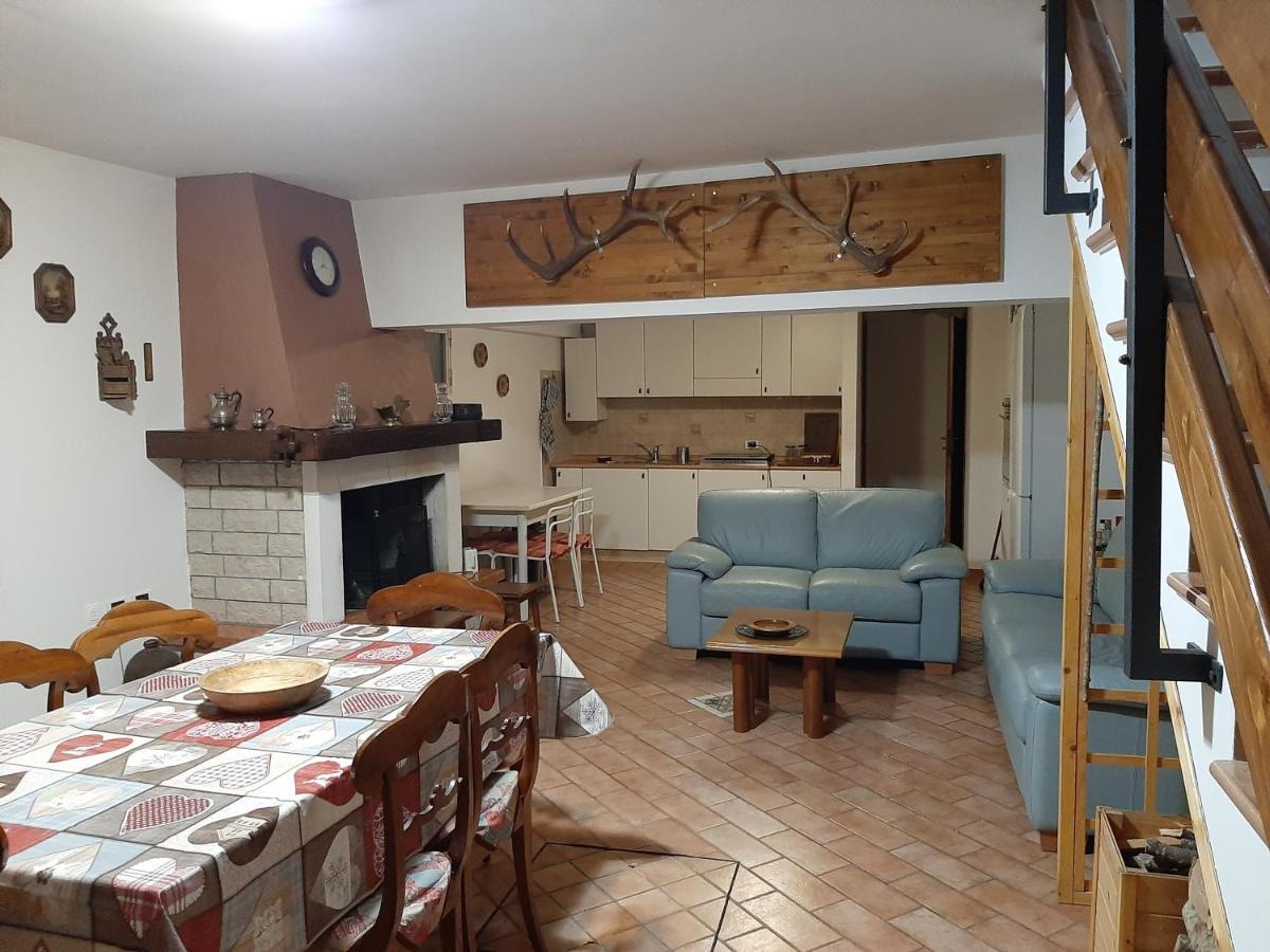Willa La Casa Di Walter E Rosa Castel Di Sangro Zewnętrze zdjęcie
